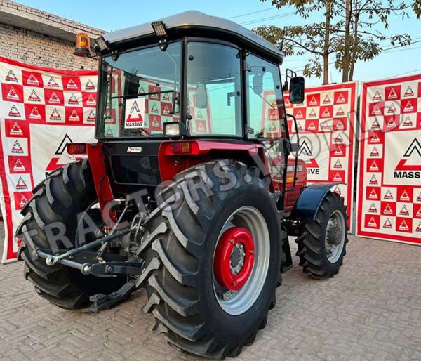 Massive 399 cabin Tractor