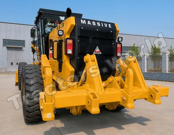 Massive niveleuse 913 au Togo - Tracteurs à vendre au Togo Massive niveleuse 913 au Togo